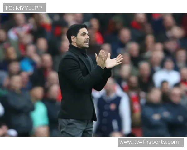 森林老板与贝尼特斯共赏奥林匹亚科斯对阵阿森纳精彩赛事